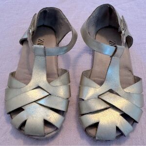 Zara kids toddler girl gold sandals, size 24/8